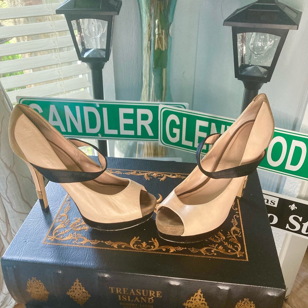 Jessica Simpson heels